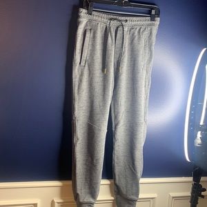 American Eagle heather gray Boys Size S joggers.